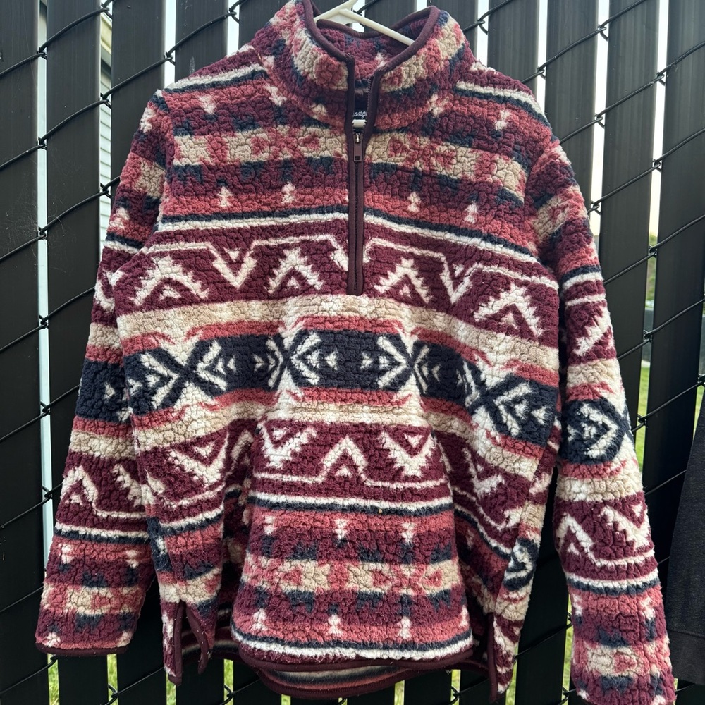 Wrangler women’s Zip Up Fleece Sweater - Burgundy and Black size large